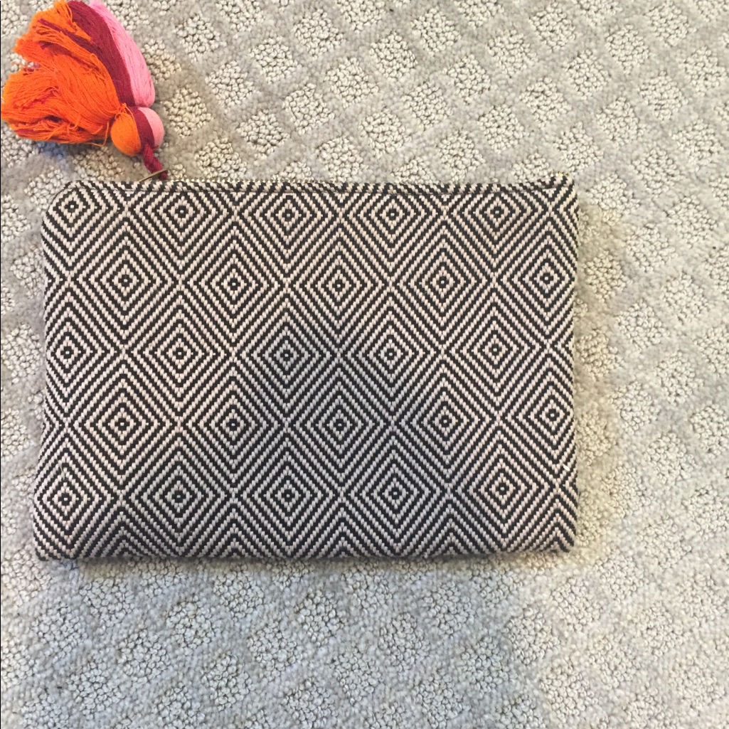 Patterned Clutch